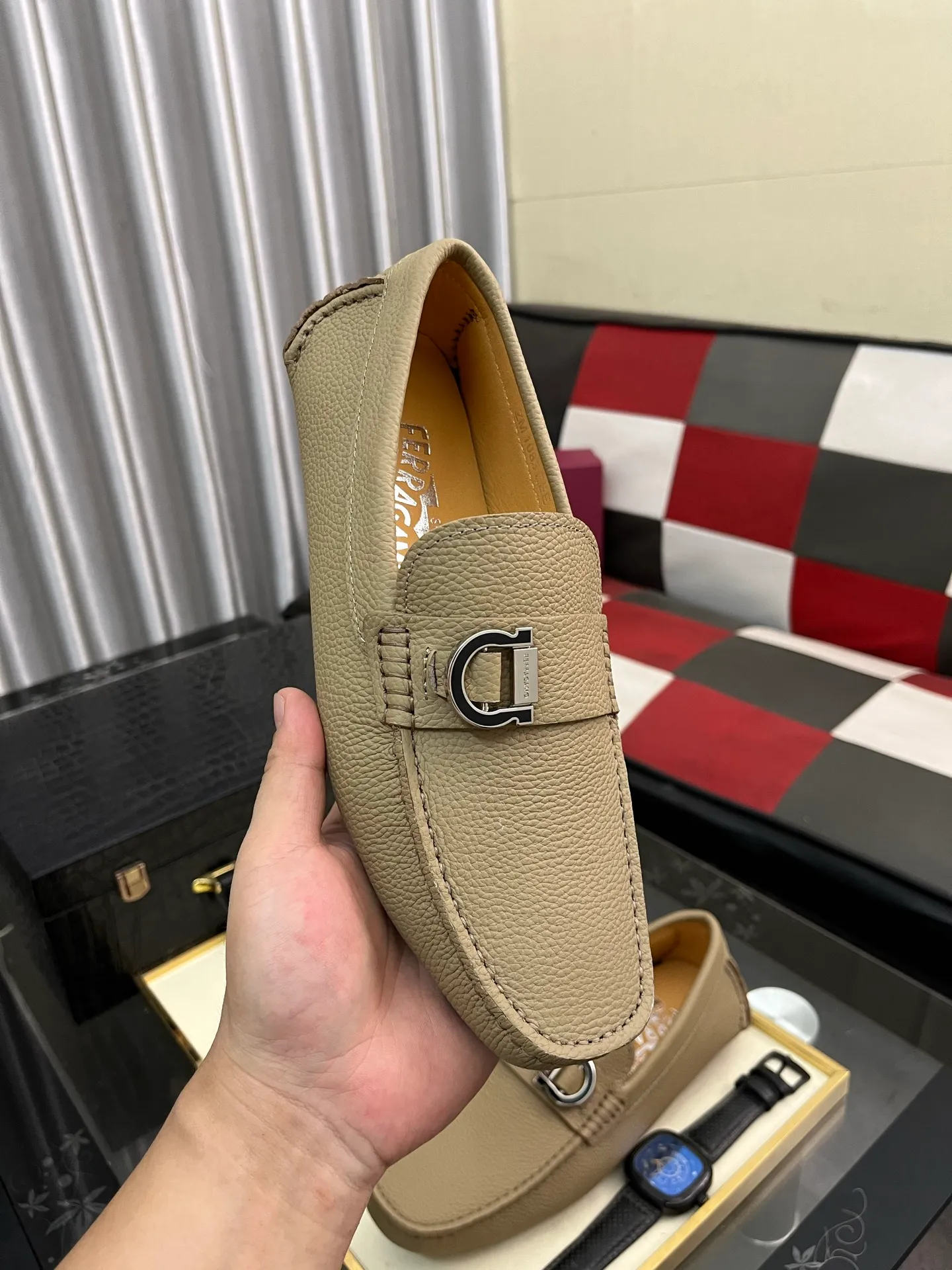 Men's shoes 💰560⌚️⌚️ Ferragamo [Ferragamo] new high-end quality framed shoes. The style is luxurious and elegant, with equal emphasis on practicality and style. We pay special attention to quality and details. The shoe last leather, workmanship and comfort are not inferior! Material: Imported first-layer soft cowhide leather upper ➕Genuine leather lining, code number: 38-446️⃣colors available